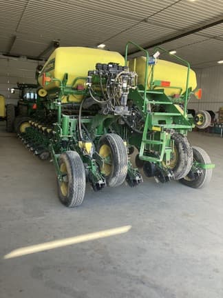 Main image John Deere 1770